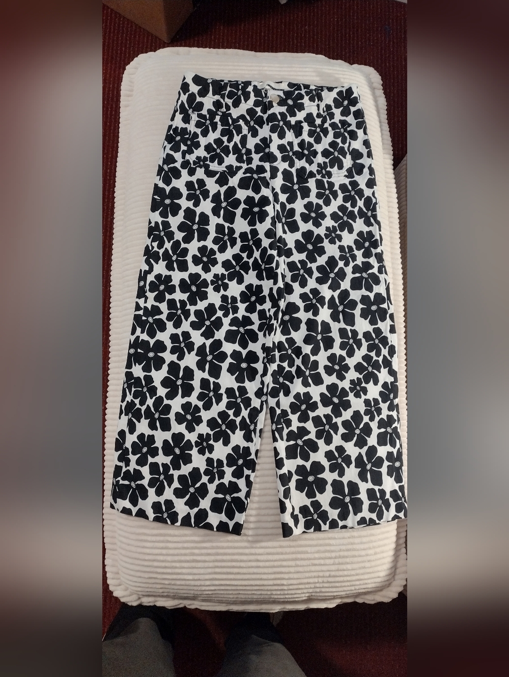 Jules & Leopold Black/White Floral Wide Leg Crop Pants, M